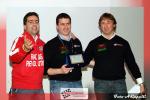 Thomas Bardea e Danilo Colombini premiano Andrea Capelli per l'impegno di questi anni per la scuderia e per le sue sempre bellissime foto.