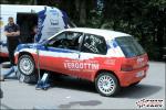 La Peugeot 106 1.4 gr. A di Andrea Bosisio e Mirko Franzi durante alcune riparazioni.